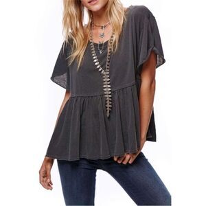 FREE PEOPLE | WE THE FREE Odyssey Charcoal Gray Peplum Tee Women’s Size X-Small